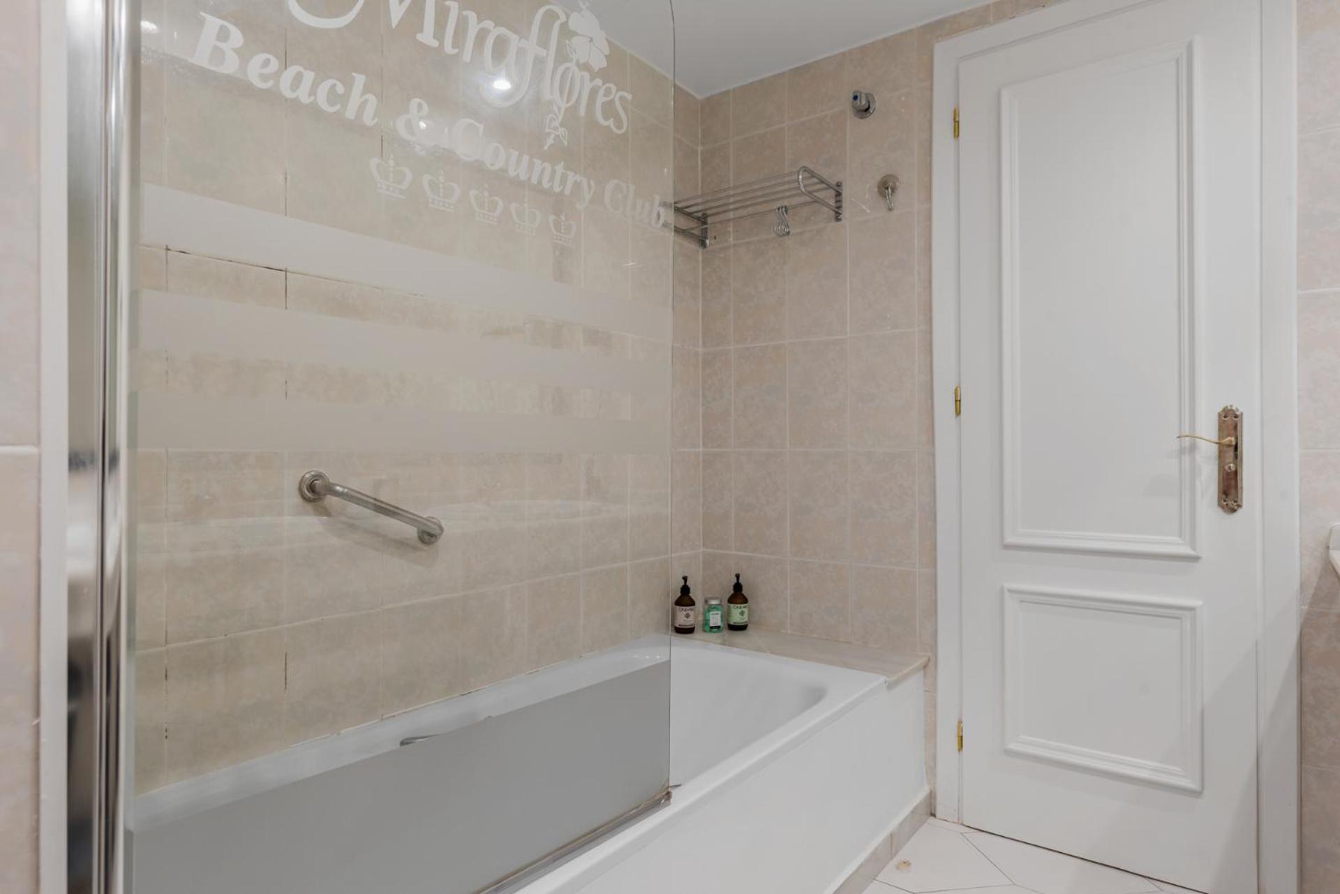 Miraflores Apartments By The Beach Costa Del Sol Sitio de Calahonda Екстериор снимка