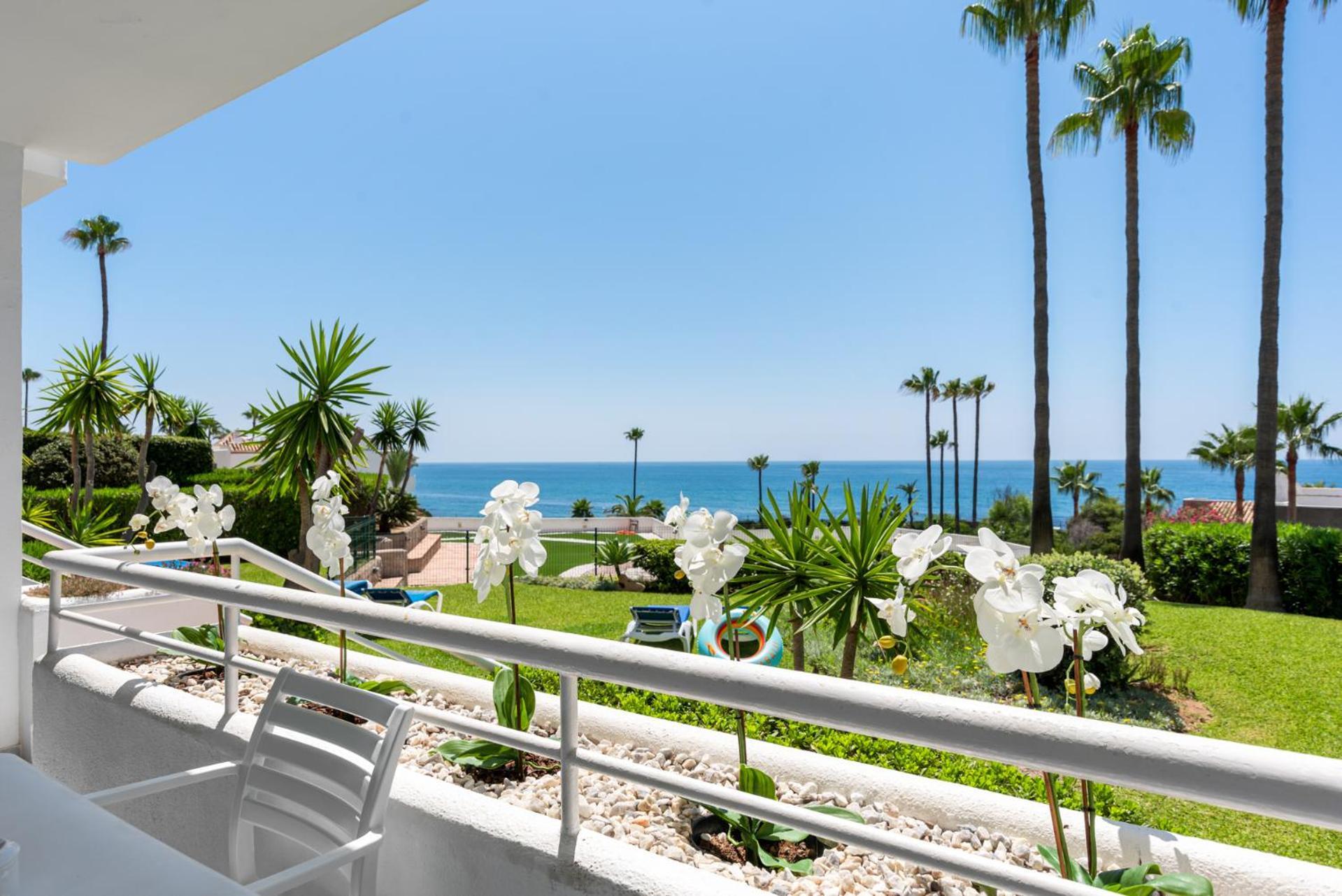 Miraflores Apartments By The Beach Costa Del Sol Sitio de Calahonda Екстериор снимка